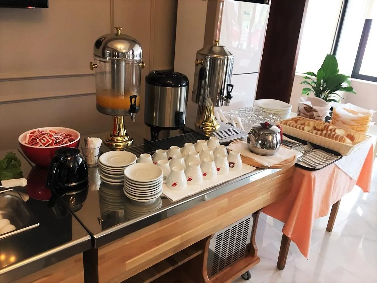 Hotel Virginia Dıraç Arnavutluk